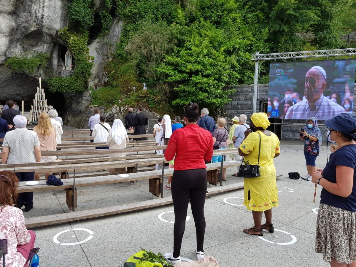 Villa Bigorra Lourdes Centre Le Sanctuaire La Grotte , Parking Eksteriør bilde